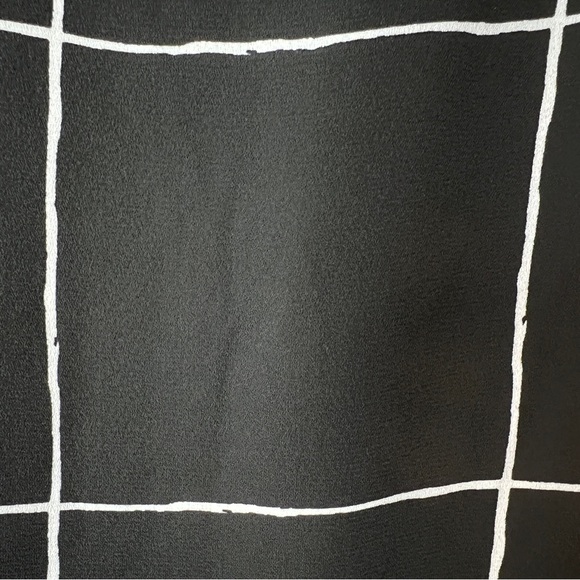 TORRID: Black White Plaid Georgette Peplum Size 00/M/L - Picture 6 of 9